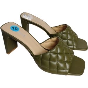 Soda Jitter Slim Block Heel Quilted Mules